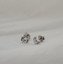Charger l'image dans la galerie, Puces cubic zirconium en argent rhodié 925/000