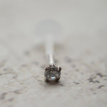 Charger l'image dans la galerie, Labret 1.2mm en bioplast et tige argent 925 avec oxyde de zirconium