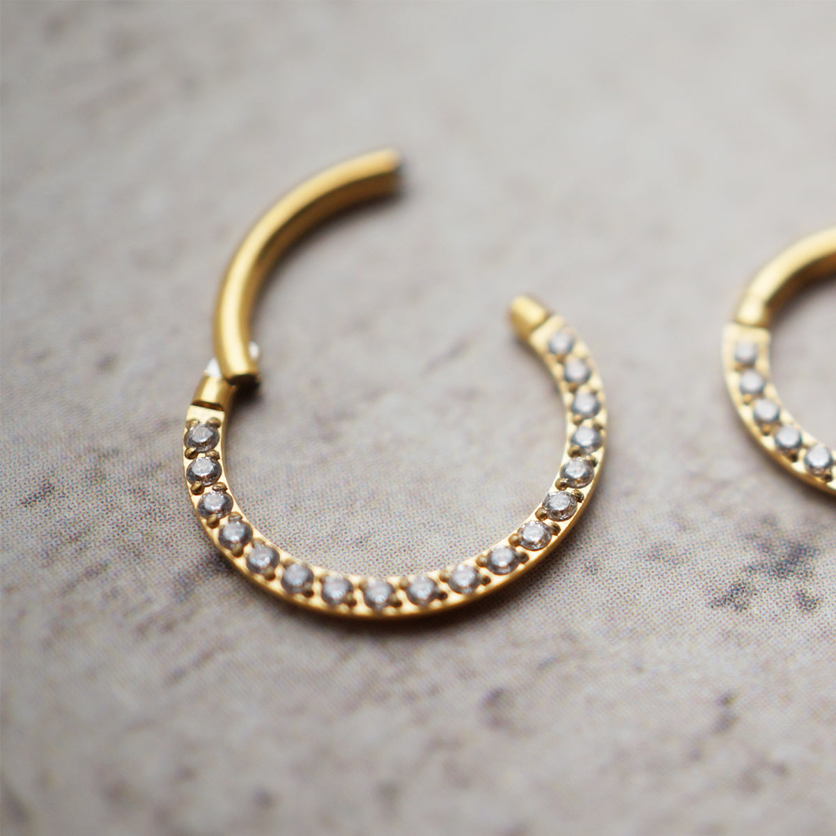 Clicker MAYA en 1,2mm avec oxyde de zirconium - Acier L316 PVD Gold