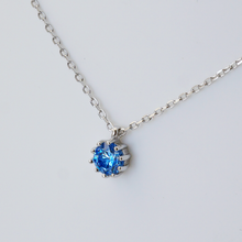 Charger l&#39;image dans la galerie, Collier en argent 925 avec oxyde de zirconium bleu glacial
